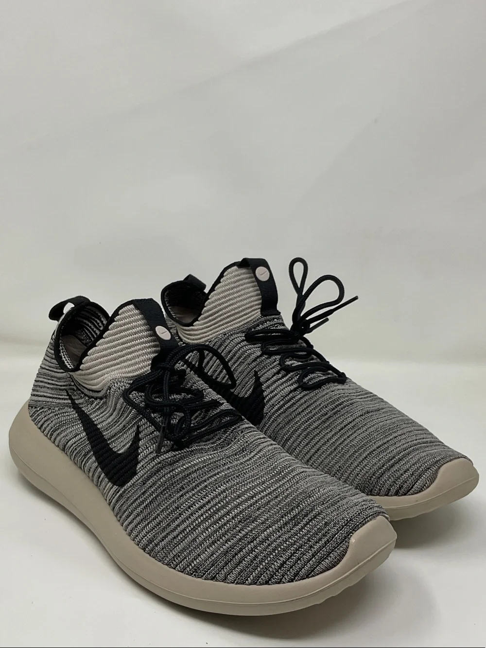 Nike Black and Grey Fly knit  Men’s Casual Sneakers Size 11.5